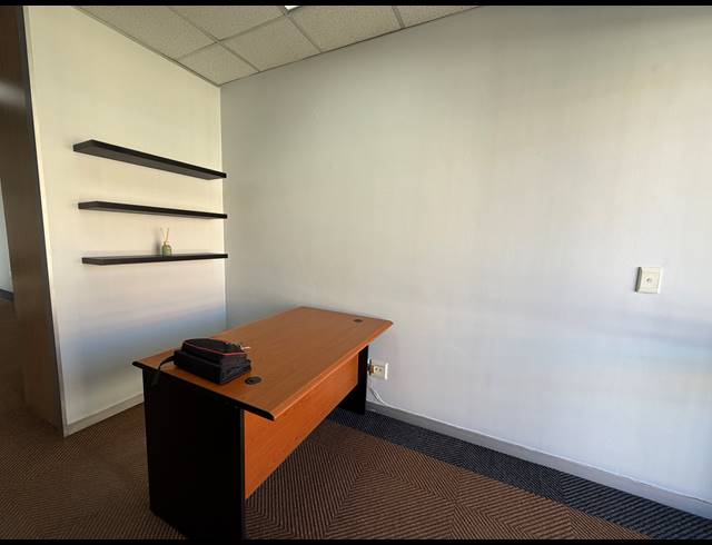 97M² OFFICE FOR SALE IN WOODMEAD
